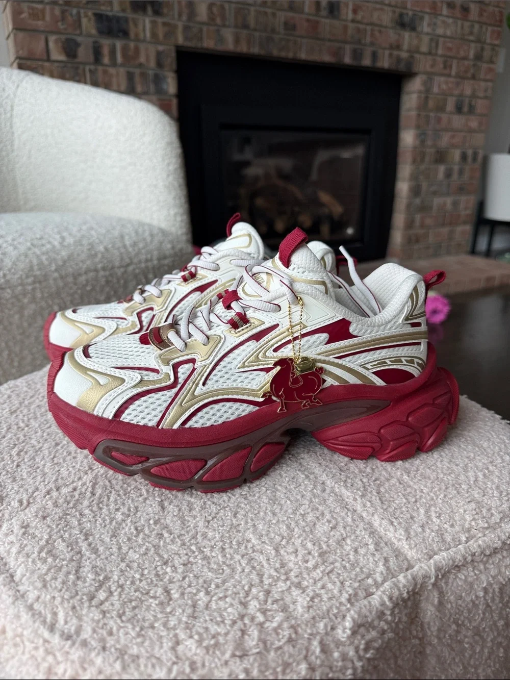 Anta Women’s Lunar New Year Sneakers Red & Cream size 7 New No Box